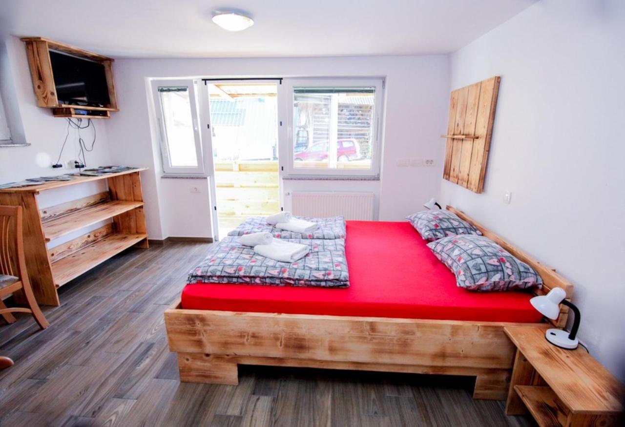 Apartmaji Pri Kozmavo - Little House Bohinji-tó Kültér fotó