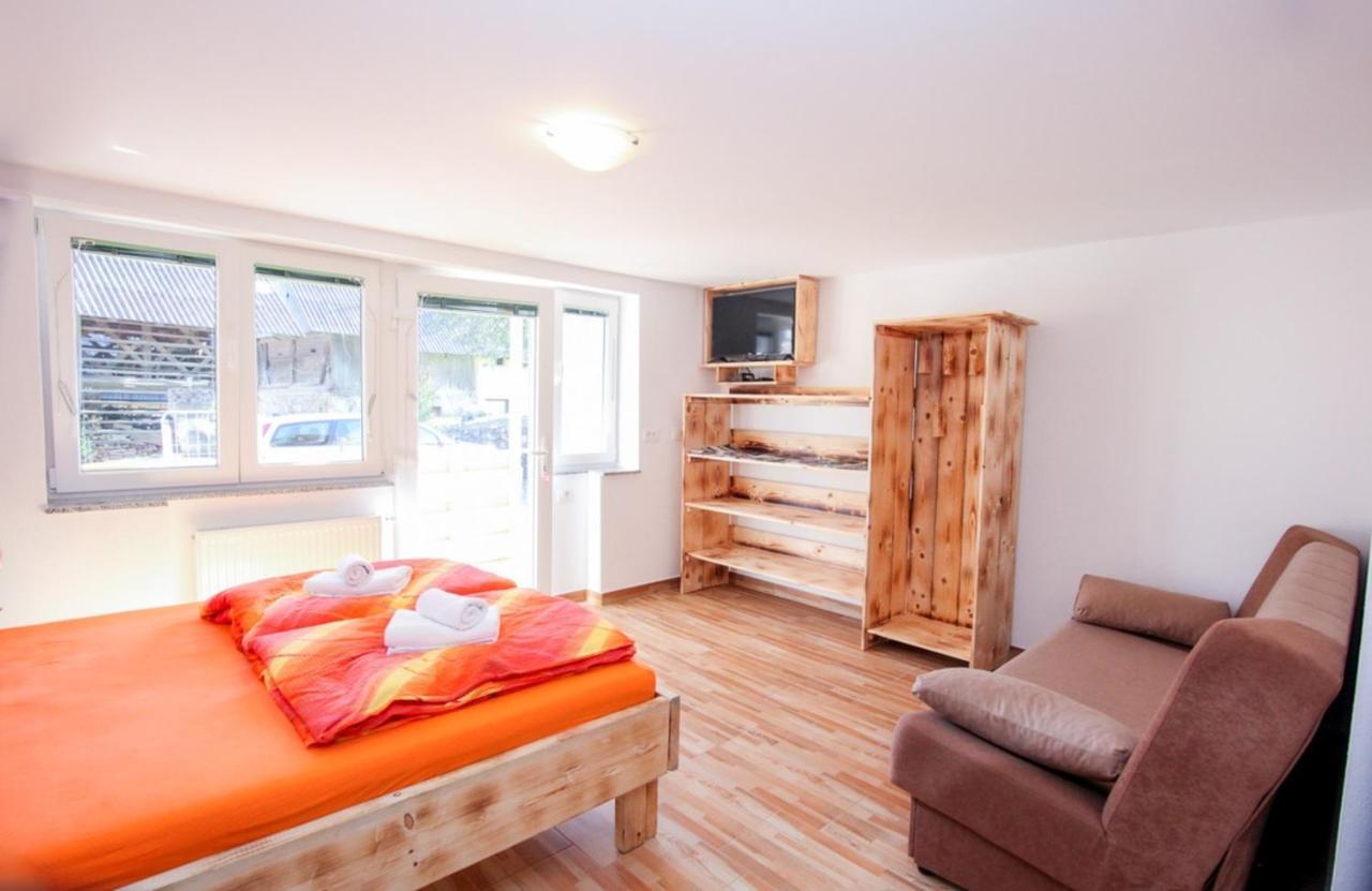 Apartmaji Pri Kozmavo - Little House Bohinji-tó Kültér fotó