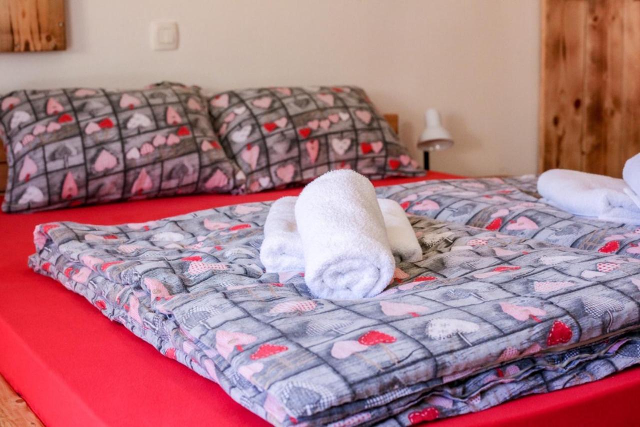 Apartmaji Pri Kozmavo - Little House Bohinji-tó Kültér fotó